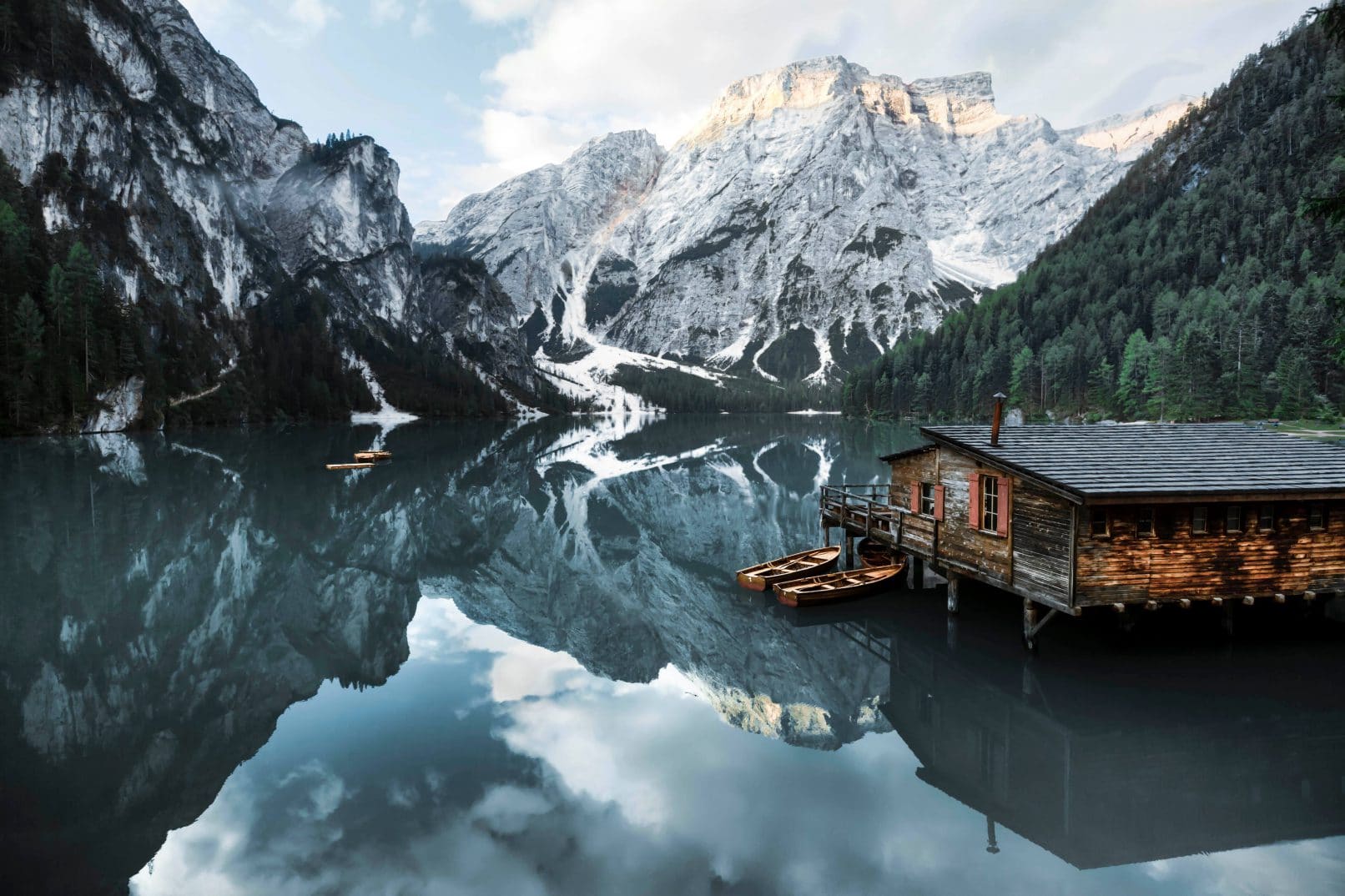 Lago di braies, Dolomites Italy - Aurore Alifanti Photographie